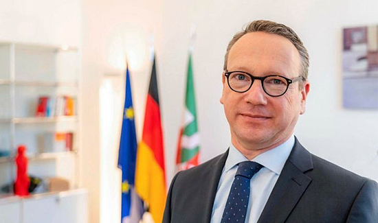 Dr. Benjamin Limbach